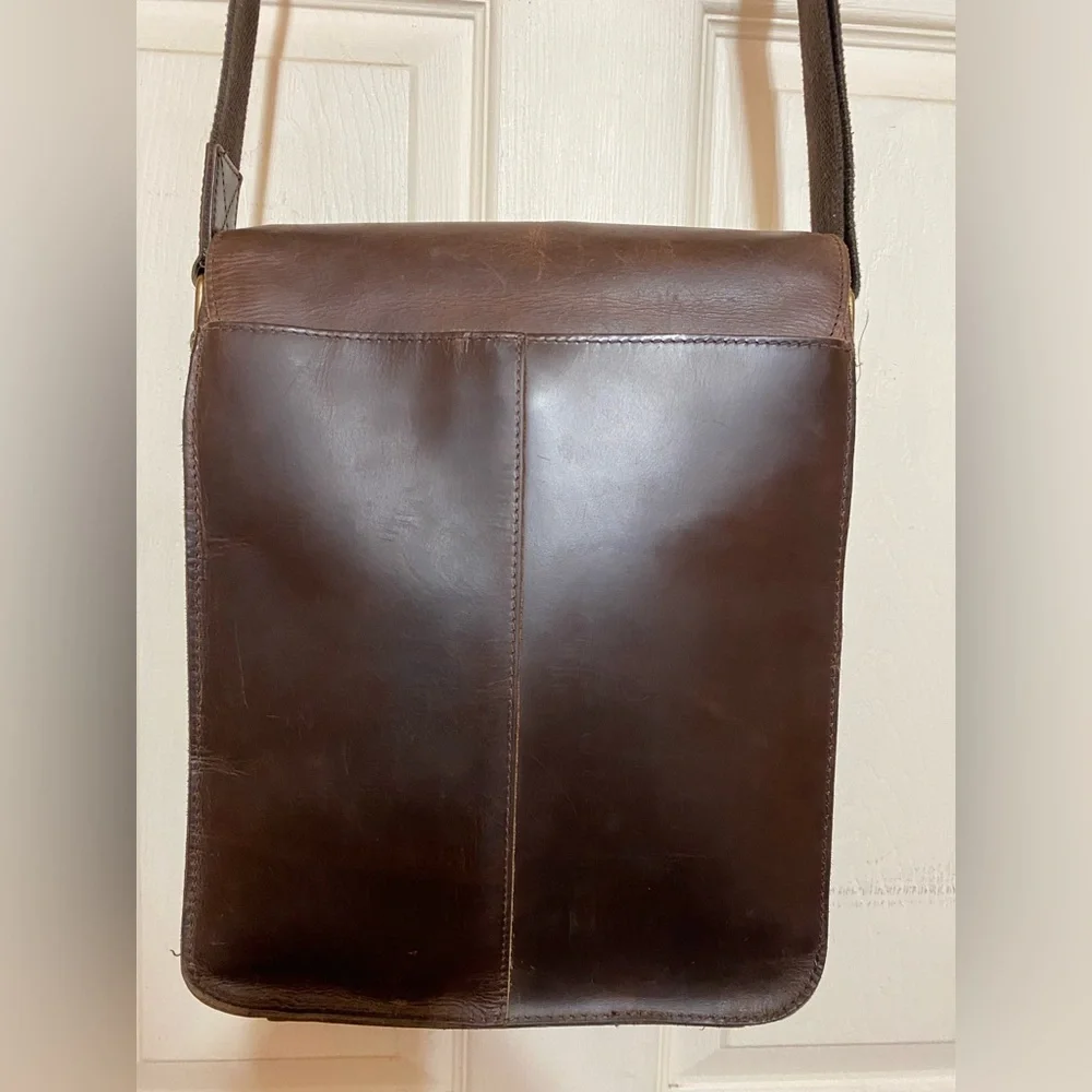 Wilson Leather Crazy Horse Leather Tablet Bag. Brown Leather.